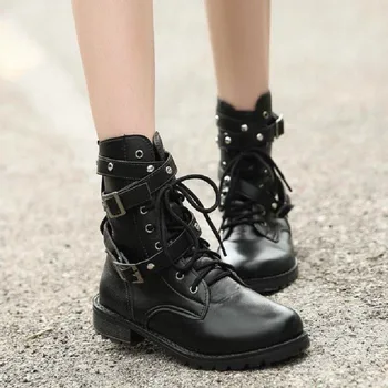 2023 Женские кожаные ботинки в британском стиле, модная уличная металлическая пряжка для ремня с заклепками, индивидуальное украшение на шнуровке в мотоциклетном стиле панк
